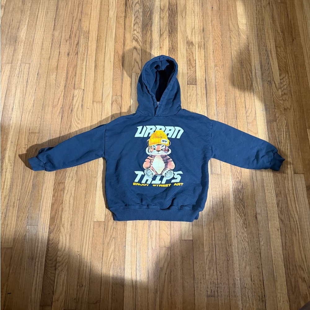 Zara 6Y Urban Trips hoodie